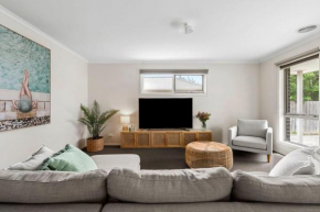 West Addis I Longer Stays Welcome, Geelong